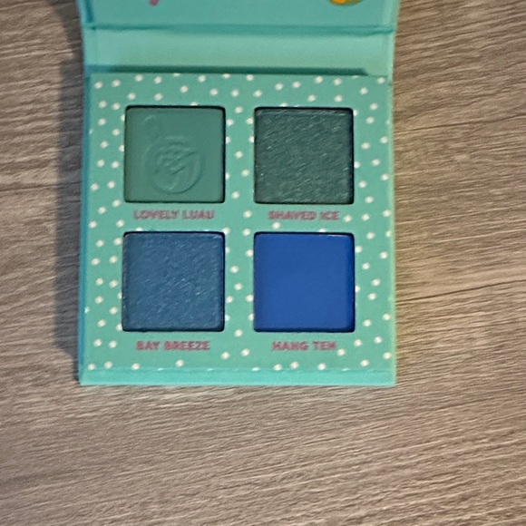 NWOT Colourpop Lovely Luau Eyeshadow Palette - Teal and Blue Shades - Picture 2 of 4